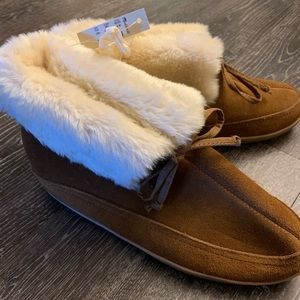 Moccasin slippers